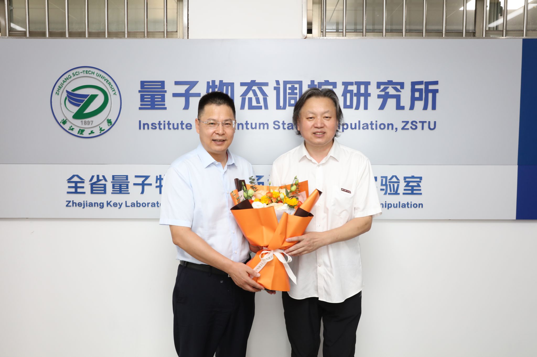 公司党委书记赵全军走访慰问高层次人才代表王晓光教授