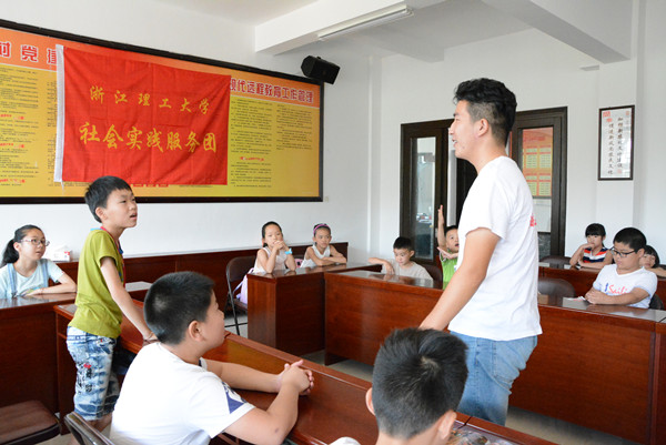 小朋友讲述自己的曾祖父、的抗战故事.JPG 小朋友讲述自己的曾祖父、的抗战故事.JPG