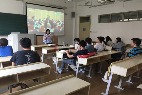 心理学系本科生党支部学习活动_副本.jpg 心理学系本科生党支部学习活动_副本.jpg